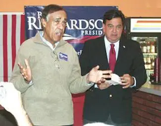 Leslie_Alexander_with_Presidential_Candidate_Bill_Richardson__2008Comoros